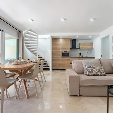 Ct 393 - Faro's Soulrise Rooftop - *