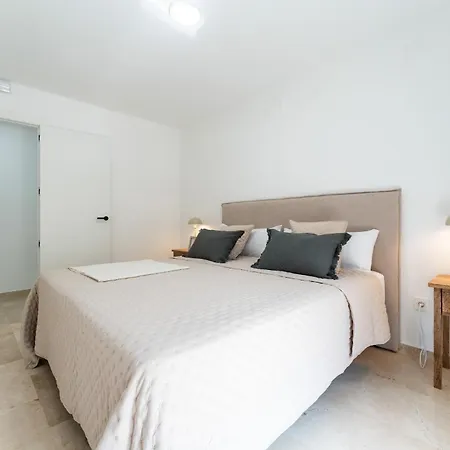 Ct 393 - Faro's Soulrise Rooftop -