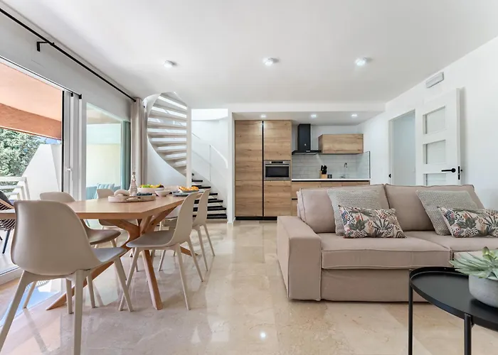 Ct 393 - Faro's Soulrise Rooftop - *