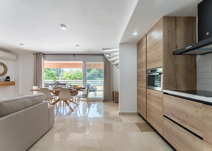 Ct 393 - Faro's Soulrise Rooftop -